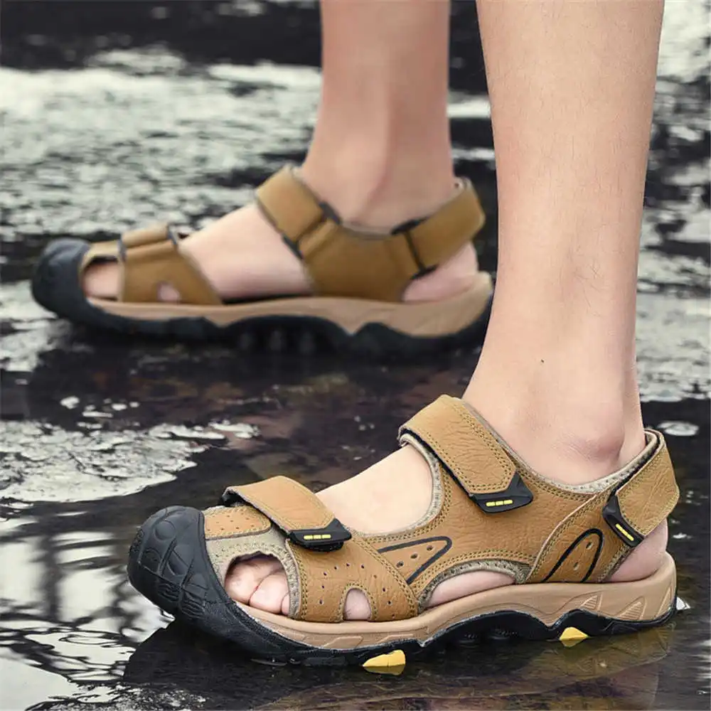 Zapatillas de agua de piel de  - Luxury Lifestyle Hospitality reseña y precio